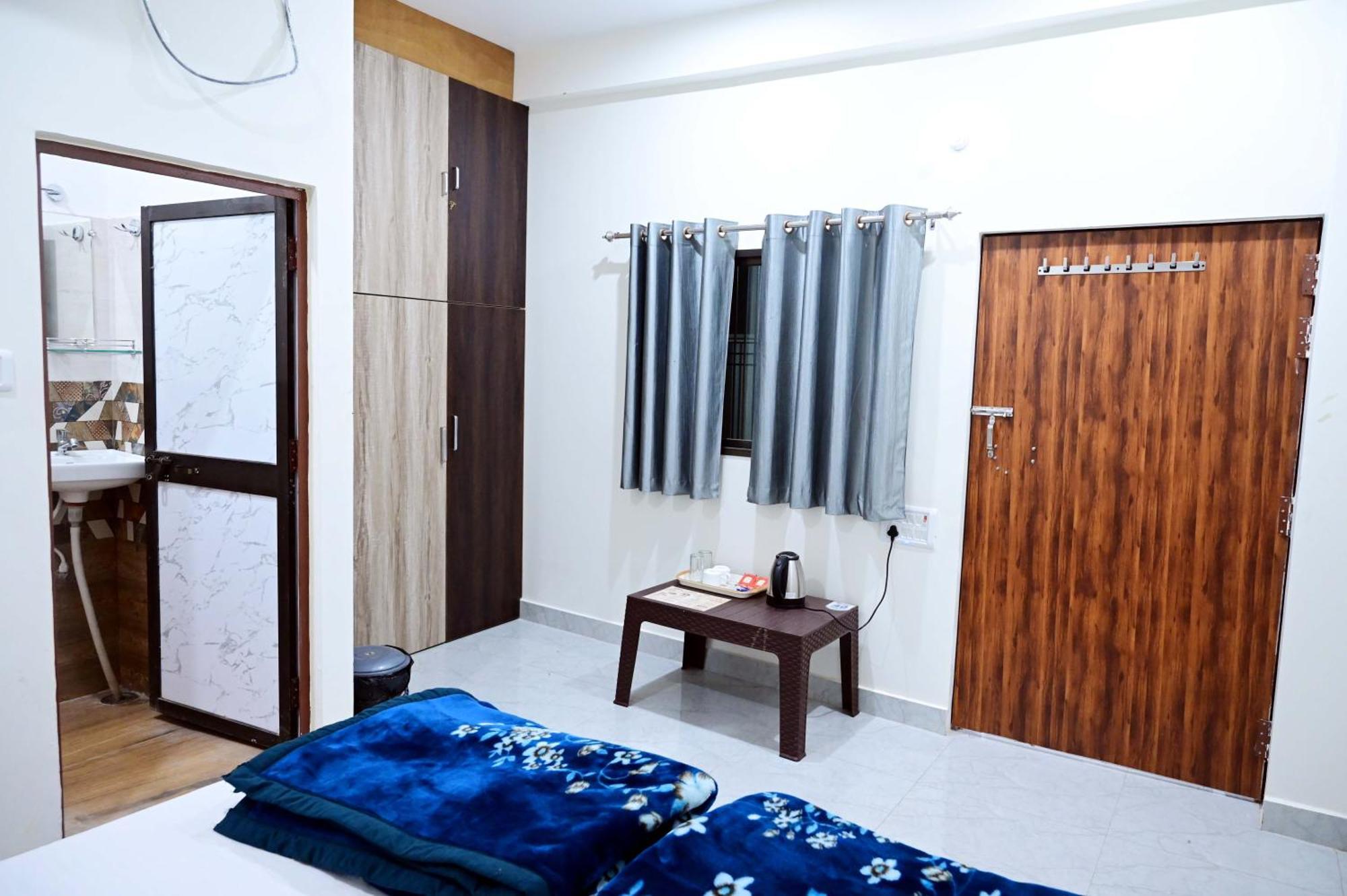 Swagatam Guest House Ayodhya Ngoại thất bức ảnh